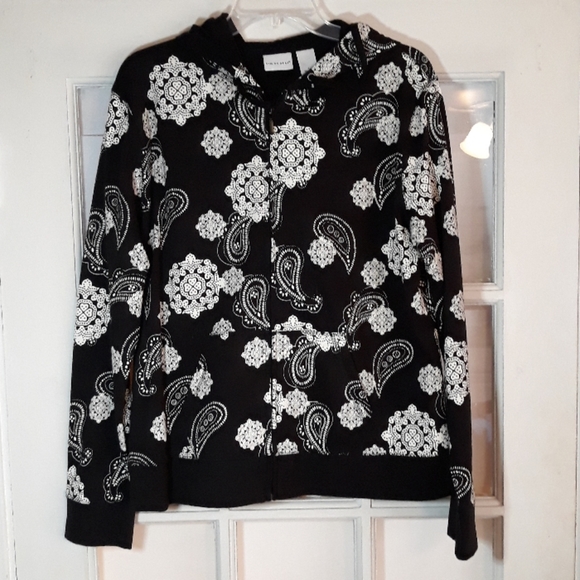 Kim Rogers Sweaters - Kim Rogers black ivory paisley zip up sweater